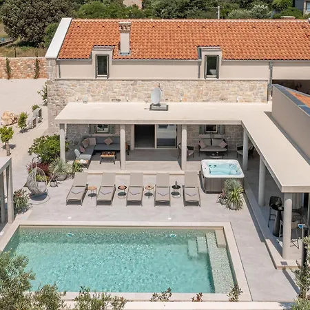 Utopia Tatil Evi Ugljan